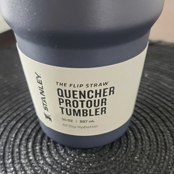 Stanley Quencher Tumbler - Navy and Copper - Picture 2 of 8